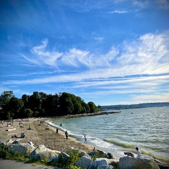 Vanier Park - Hadden Beach ... dog friendly ... and they love it there! - Parks Near Me - Vancouver, British Columbia Vanier Park - Hadden Beach ... dog friendly ... and they love it there! - Parks Near Me - Vancouver, British Columbia