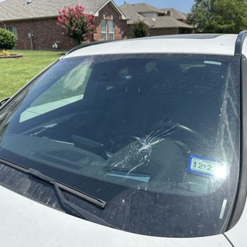 Hot Shot Auto Glass & Calibration - Before replacement - Windshield Installation & Repair Near Me - Georgetown, Texas Hot Shot Auto Glass & Calibration - Before replacement - Windshield Installation & Repair Near Me - Georgetown, Texas