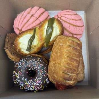 La Reyna Bakery - Bakeries Near Me - Rohnert Park, California La Reyna Bakery - Bakeries Near Me - Rohnert Park, California