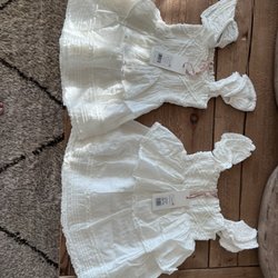 The bodice on the larger dress is significantly too short. Quality was missed. For $225 each, I expect consistency.