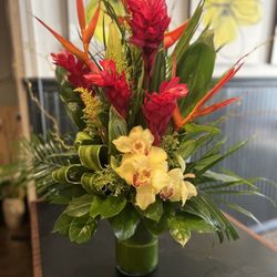 La Petite Florist and Gifts