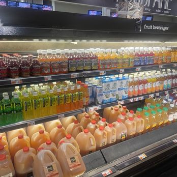 Market 32 By Price Chopper - a variety of juices - Grocery Near Me - Kingston, Pennsylvania