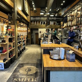 La Maison Smith - atmosphere - Cafes Near Me - Quebec City, Quebec La Maison Smith - atmosphere - Cafes Near Me - Quebec City, Quebec
