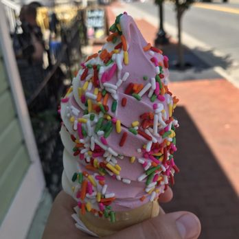 Gruto's Soft Serve - Vanilla-Black Raspberry swirl, with rainbow sprinkles - Ice Cream & Frozen Yogurt Near Me - Leesburg, Virginia Gruto's Soft Serve - Vanilla-Black Raspberry swirl, with rainbow sprinkles - Ice Cream & Frozen Yogurt Near Me - Leesburg, Virginia
