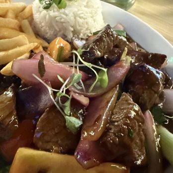 Mariposas - Lomo Saltado - Peruvian Near Me - San Francisco, California Mariposas - Lomo Saltado - Peruvian Near Me - San Francisco, California