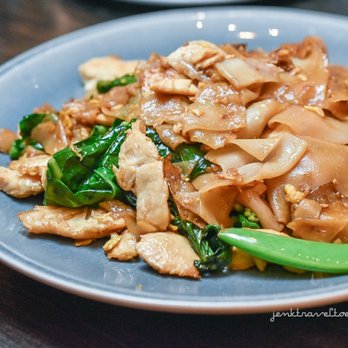 Isaan Der - Thai Kitchen & Bar - Thai Near Me - Toronto, Ontario Isaan Der - Thai Kitchen & Bar - Thai Near Me - Toronto, Ontario