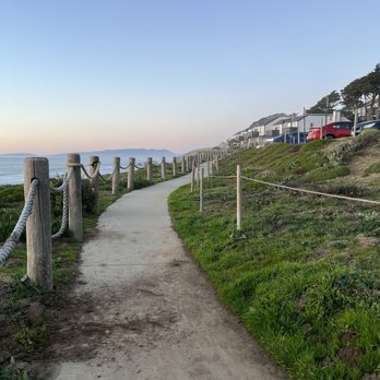 Esplanade Beach - The paved path at street level, above the beach - Beaches Near Me - Pacifica, California
