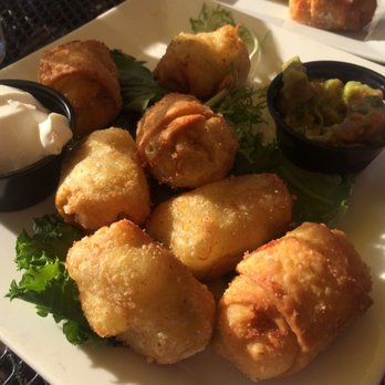 Captains Quarters Riverside Grille - Dinner is served - Seafood Near Me - Prospect, Kentucky