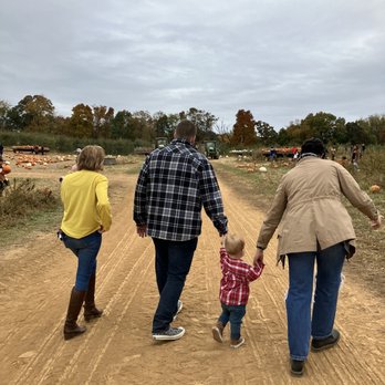 Gaver Farm - Fam at the pumpkin patch! - Pick Your Own Farms Near Me - Mount Airy, Maryland Gaver Farm - Fam at the pumpkin patch! - Pick Your Own Farms Near Me - Mount Airy, Maryland
