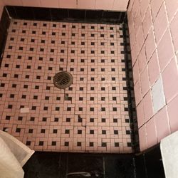 Rockland Motel - No hot water and dirty soap from other guest