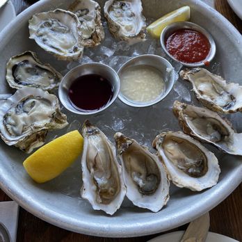 Sam's Chowder House - Kumamoto and Point Reyes Miyaki Osyters - Seafood Near Me - Half Moon Bay, California