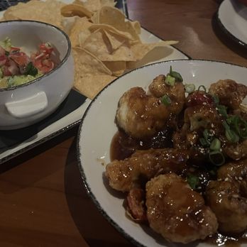 Tommy's Tavern + Tap - Holy Guacamole & General Tao's Cauliflower - American Near Me - Edison, New Jersey Tommy's Tavern + Tap - Holy Guacamole & General Tao's Cauliflower - American Near Me - Edison, New Jersey