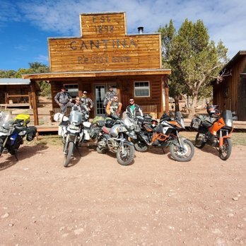 3 Step Hideaway - Front entrance - Bed & Breakfast Near Me - La Sal, Utah