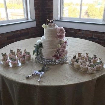 Michelle Ashley Custom Cakes - Custom wedding cake & matching cupcakes - Custom Cakes Near Me - Salem, Oregon Michelle Ashley Custom Cakes - Custom wedding cake & matching cupcakes - Custom Cakes Near Me - Salem, Oregon