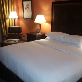 DoubleTree by Hilton Hotel Springfield - Very comfortable bed and pillows - Hotels Near Me - Springfield, Missouri