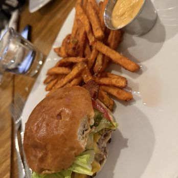 Eighty Acres Kitchen & Bar - Logan Family Farm Burger medium well - Bars Near Me - Pittsburgh, Pennsylvania Eighty Acres Kitchen & Bar - Logan Family Farm Burger medium well - Bars Near Me - Pittsburgh, Pennsylvania