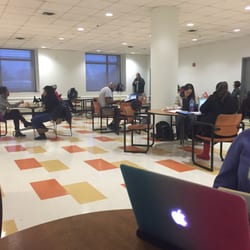 Queens Hall - Dining hall / lounge