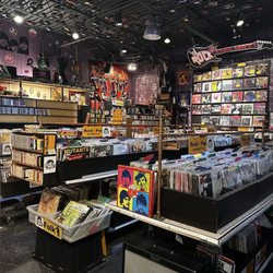 Vinyl Bay 777 - Vinyl Bay 777 interior