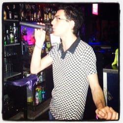 D'Night Dance Pub Karaoke - Gaby & Gaby. Conducen el Karaoke D'Night