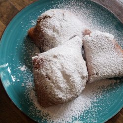 Streetcar Cafe - Beignets better than the other famous beignets place