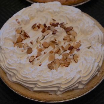 Anna Miller's - That BANANA CREAM PIE. fR. Anna Miller's (can't beat) Happy Thanksgiving 2021 - Bakeries Near Me - Aiea, Hawaii