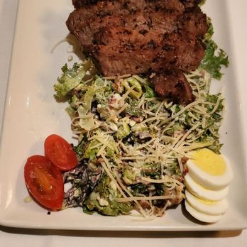 Sullivan's Steakhouse - Steak salad - Steakhouses Near Me - Baton Rouge, Louisiana