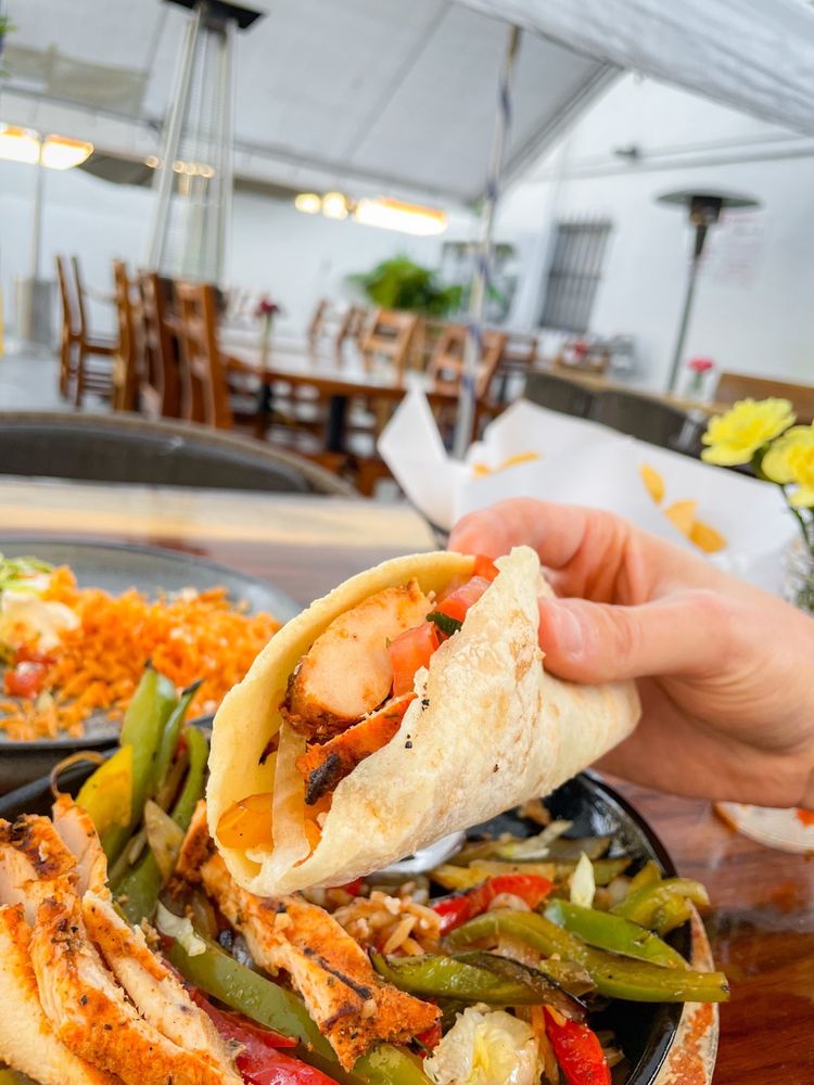 Food from Los Agaves