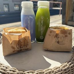 Spirulina In The Sky and Pop Your Collard Juice