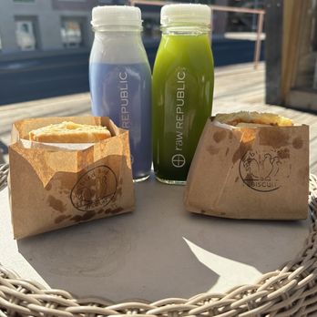 Raw Republic - Spirulina In The Sky and Pop Your Collard Juice - Juice Bars & Smoothies Near Me - Austin, Texas