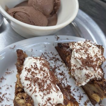 Drake’s Dealership - Chocolate ice cream, s'mores bread pudding - Breweries Near Me - Oakland, California