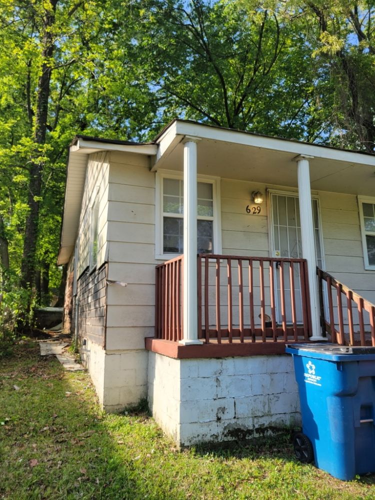 Slide of Benitez Roofing