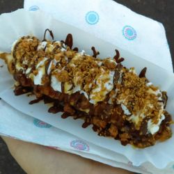 Street Eats - Butterfinger Fudge Puppy with caramel drizzle. Only $3 and it's amazinggg.