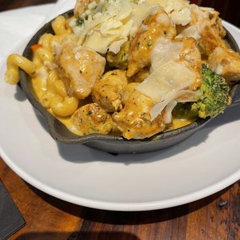 Cin Cin Burger BAR - Dirty Gold Digger's Mac & Cheese - Burgers Near Me - Winston-Salem, North Carolina Cin Cin Burger BAR - Dirty Gold Digger's Mac & Cheese - Burgers Near Me - Winston-Salem, North Carolina