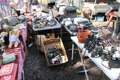 Mauerpark Flohmarkt by null