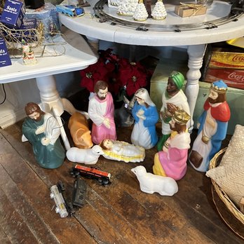 Barn Door Antiques - Vintage Holy Family Christmas Blow Molds - Antiques Near Me - Millsboro, Delaware