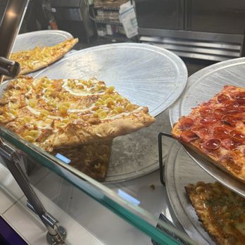 Krave It Pizza & Sandwich Joint & Bar - Pizza Near Me - Denver, Colorado