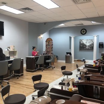 Queen Nails & Day Spa - Nail Salons Near Me - Philadelphia, Pennsylvania