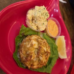 Crabcake appetizer with potato salad
