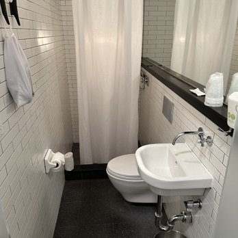 Pod 39 Hotel - Small bathroom, but bigger than in most Manhattan apartments ;) - Hotels Near Me - New York, New York Pod 39 Hotel - Small bathroom, but bigger than in most Manhattan apartments ;) - Hotels Near Me - New York, New York