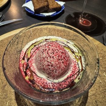 Lielle - Eton mess - American Near Me - Los Angeles, California
