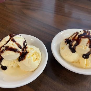 Pismo Fish & Chips - Ice cream sundae. - Seafood Near Me - Pismo Beach, California