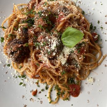 Cafe-Boutique Piano - Spaghetti and meatballs - Modern European Near Me - Winter Park, Florida