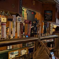 Six Pence Pub