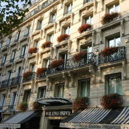 This is the front of the Hôtel Elysées Régencia! Beautiful front side. This is the front of the Hôtel Elysées Régencia! Beautiful front side.