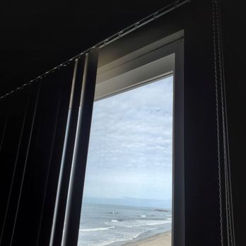 Playa Bonita - Missing blinds - Hotels Near Me - Rosarito, BCN