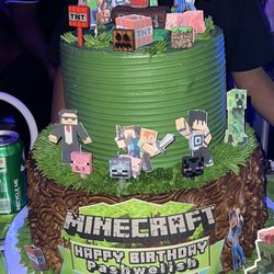 Mi Tierra Bakery - Minecraft cake