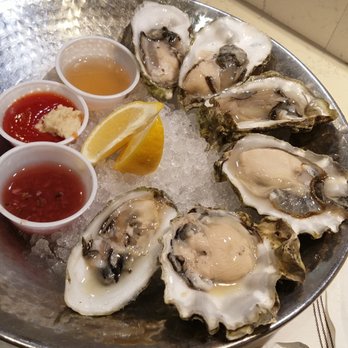 The Oyster Bar - Bars Near Me - Stateline, Nevada