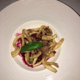 1/4 sampler dinner. The starter was good calamari over a purée of beets. It was okay.
