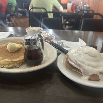 Magills Restaurant & Catering - American Near Me - Pasco, Washington