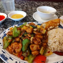 Sheridan Cafe - Generous lunch portions. Kung pao chicken lunch special